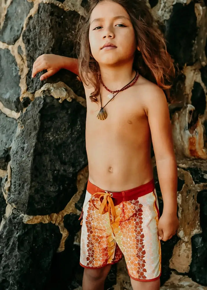 LEI KINIS AUKAI - Pua Kenikeni Keiki Kane Surf Shorts - Noʻeau Designers