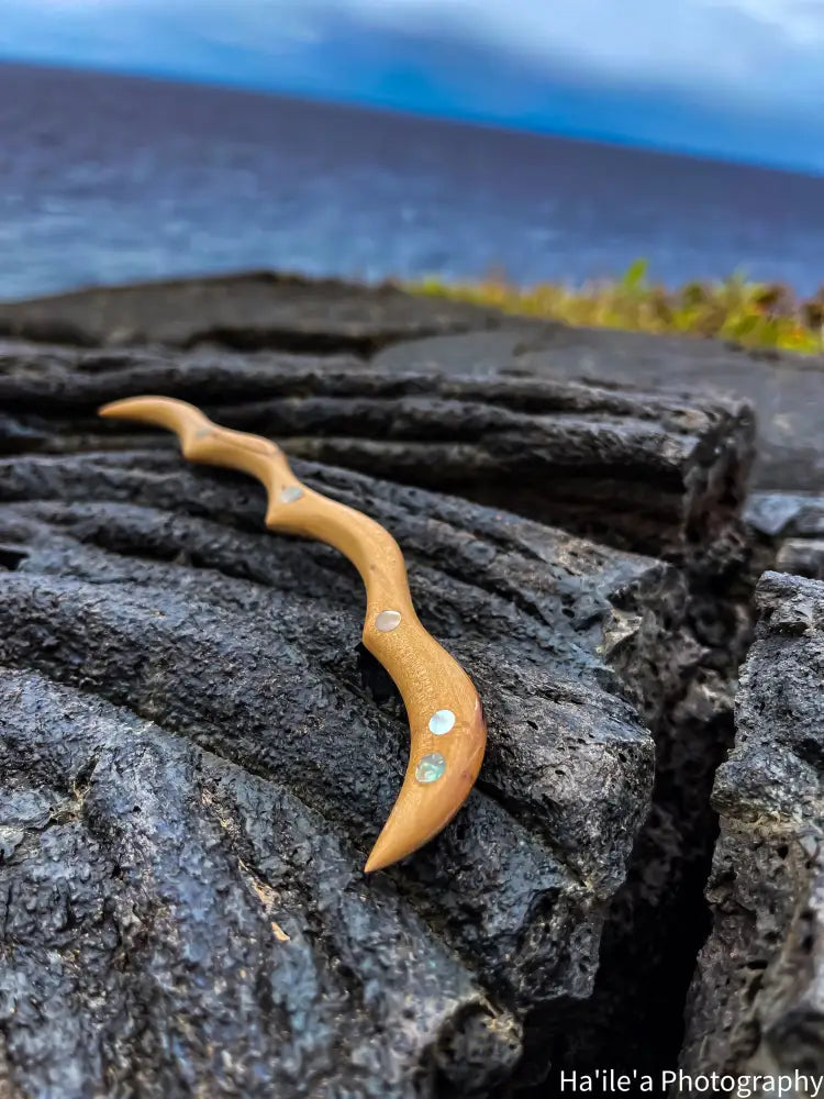 E OLA ANA - Abalone Ulei Hair Stick - Noʻeau Designers