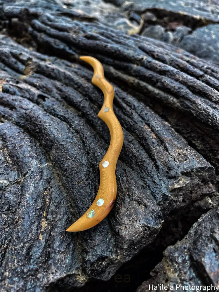 E OLA ANA - Abalone Ulei Hair Stick - Noʻeau Designers