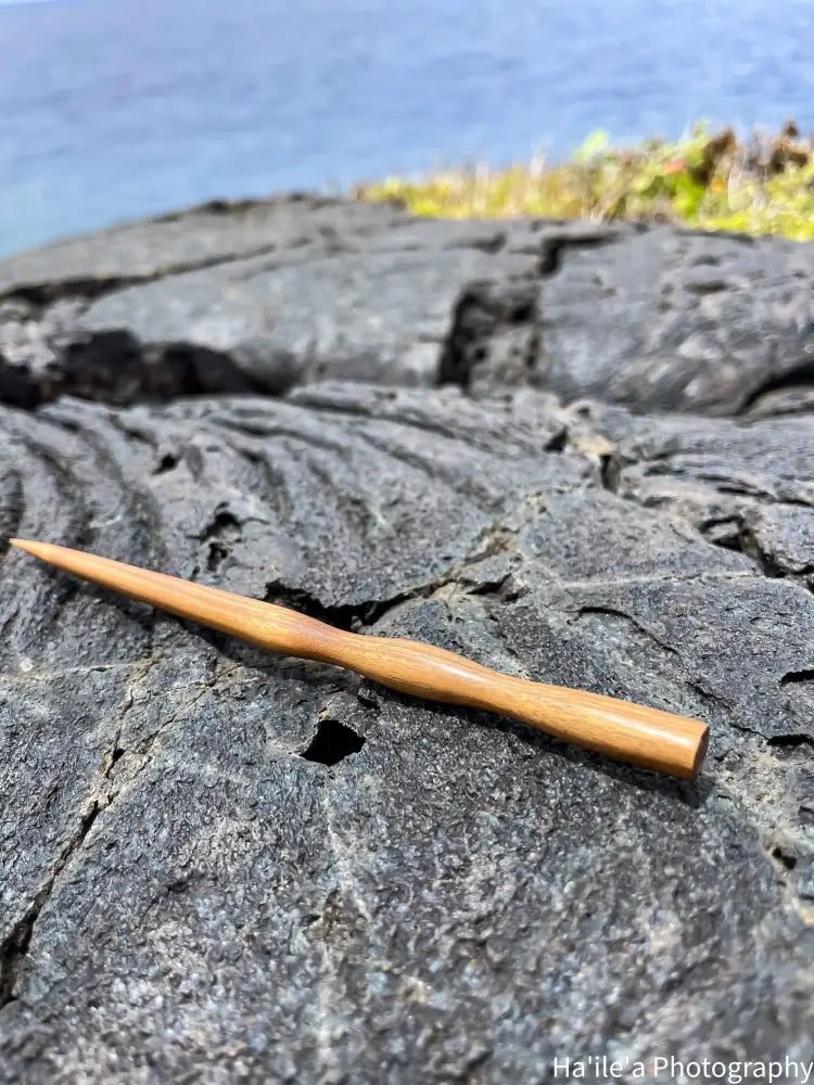E OLA ANA - Koaia Hair Stick - Noʻeau Designers