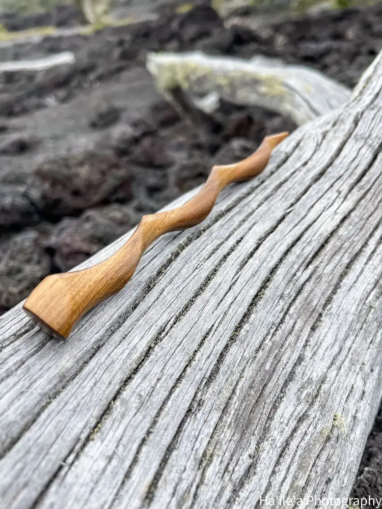 E OLA ANA - Koaia Hair Stick - Noʻeau Designers
