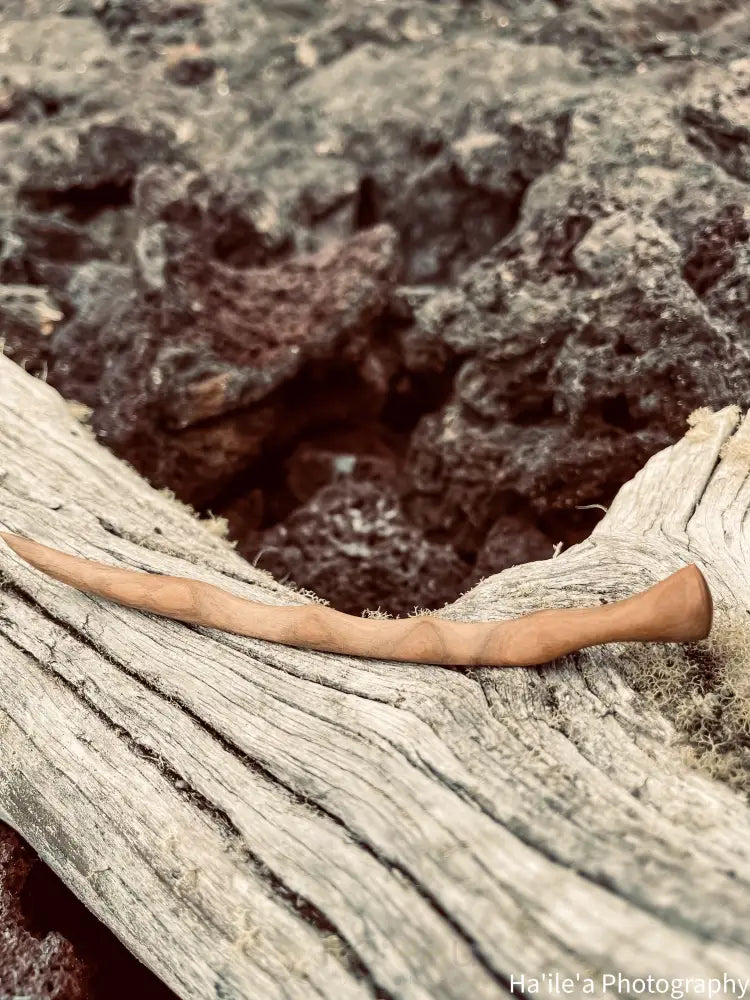 E OLA ANA - Lama Hair Stick - Noʻeau Designers