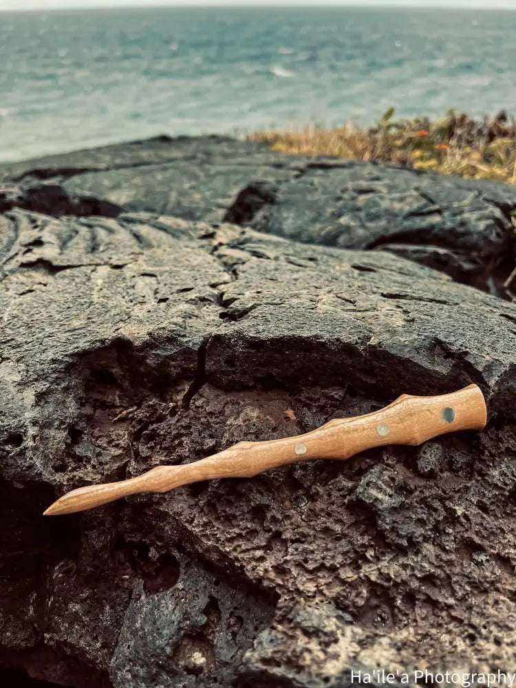 E OLA ANA - Lama Hair Stick - Noʻeau Designers