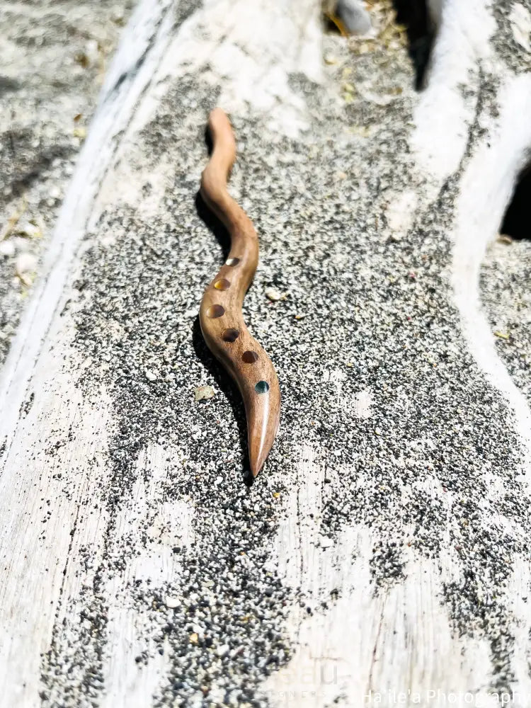 E OLA ANA - Lama Hair Stick - Noʻeau Designers