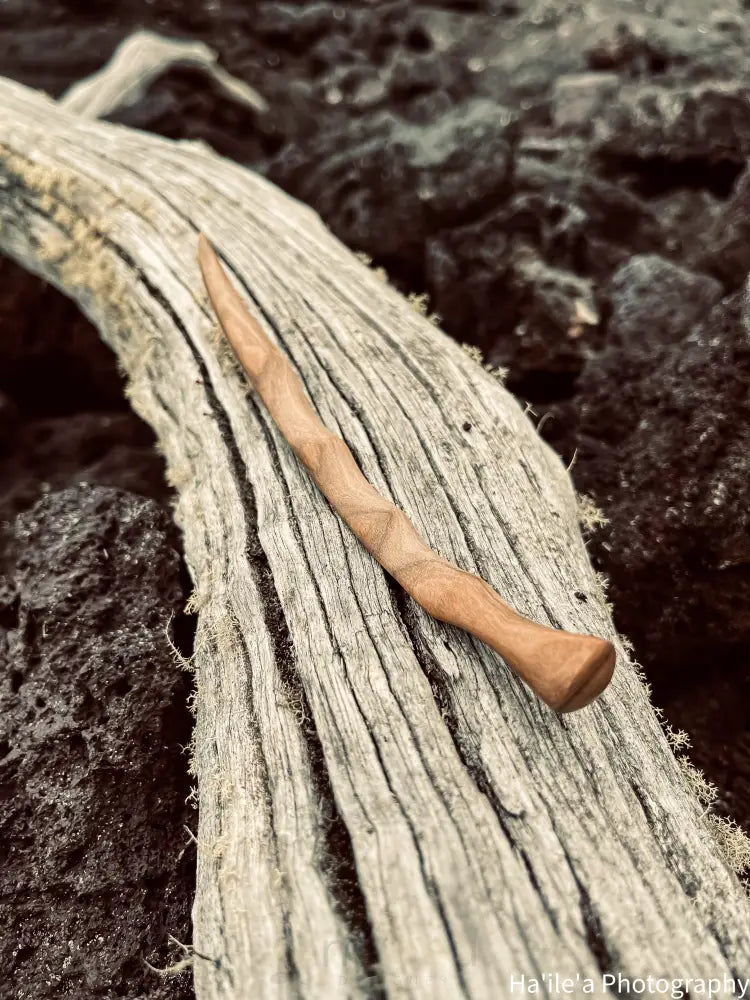 E OLA ANA - Lama Hair Stick - Noʻeau Designers