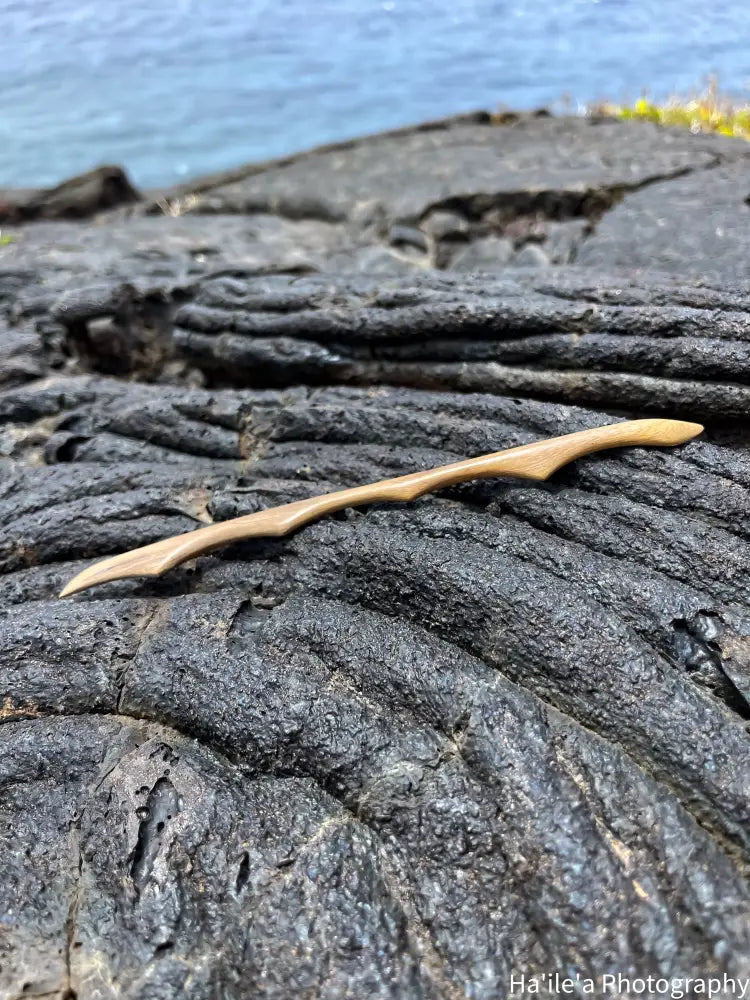 E OLA ANA - Naio Hair Stick - Noʻeau Designers