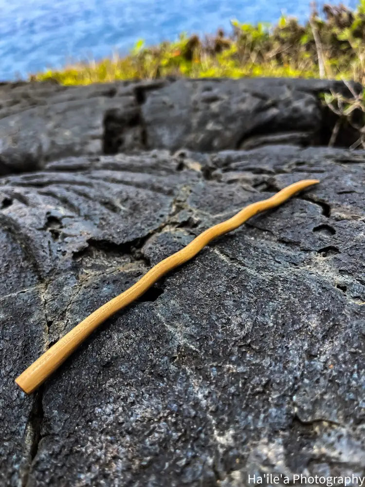 E OLA ANA - Naio Hair Stick - Noʻeau Designers