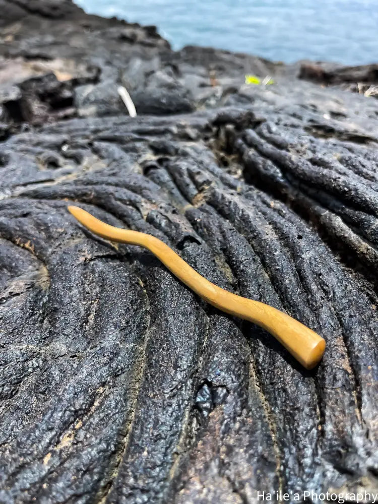 E OLA ANA - Naio Hair Stick - Noʻeau Designers