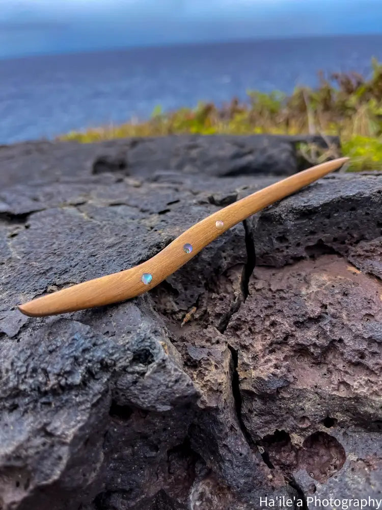 E OLA ANA - Paua Koaia Hair Stick - Noʻeau Designers