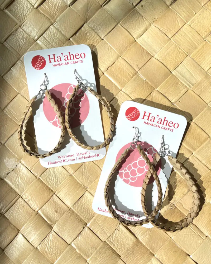 HAʻAHEO HAWAIIAN CRAFTS - ʻAmaʻu Natural Lauhala Teardrop Earrings - Noʻeau Designers