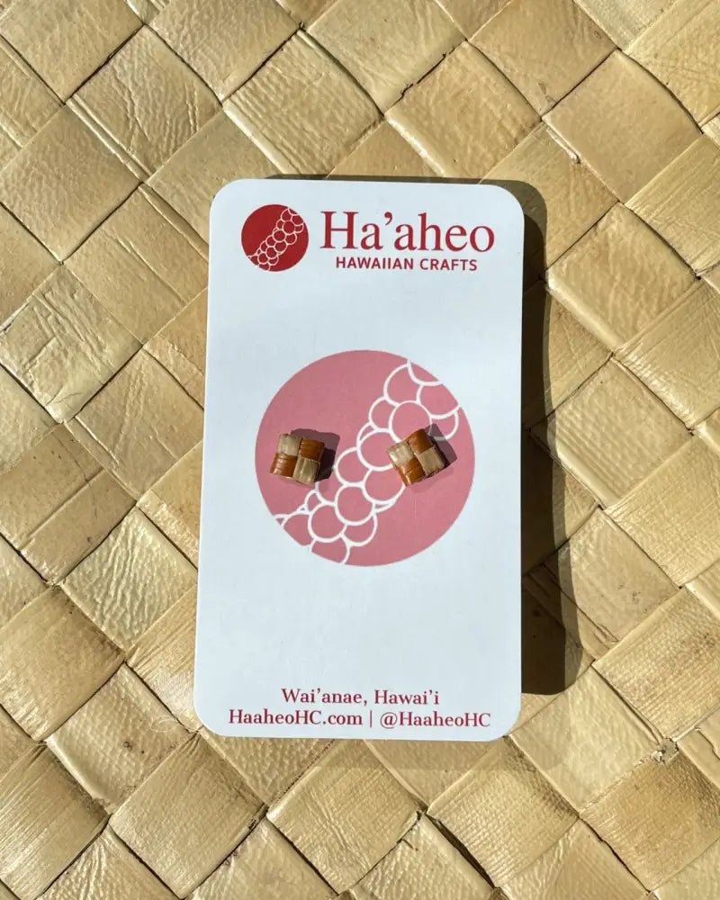 HAʻAHEO HAWAIIAN CRAFTS - Lauhala Square Stud Earrings - Noʻeau Designers