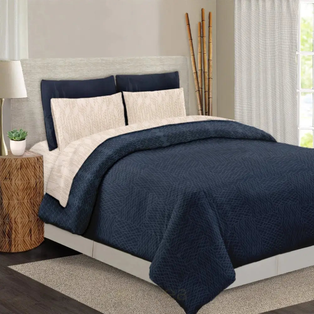 NOHO HOME - Hoʻo Hiamoe Reversible Comforter - Noʻeau Designers